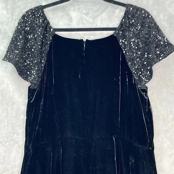 NWT Talbots Festive Black Velvet Sequin Sleeves V-Neck Midi Dress 14P Holidays - Picture 6 of 14
